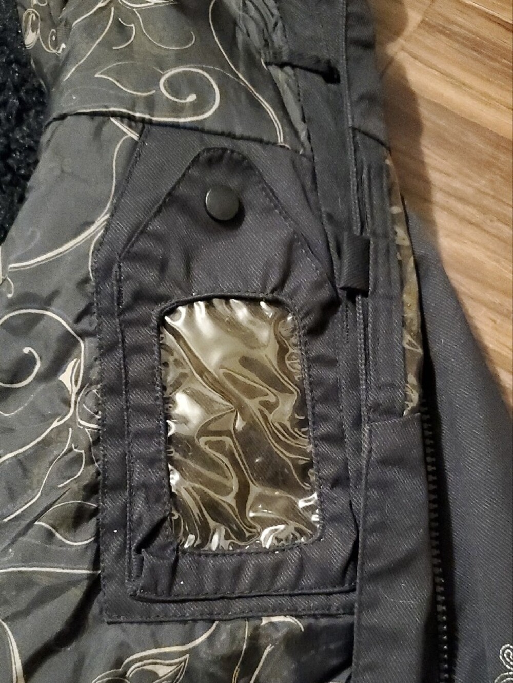 Columbia Vintage Titanium Omni-Tech Black Hooded Ski Jacket with Sleeve Accent - Picture 13 of 16